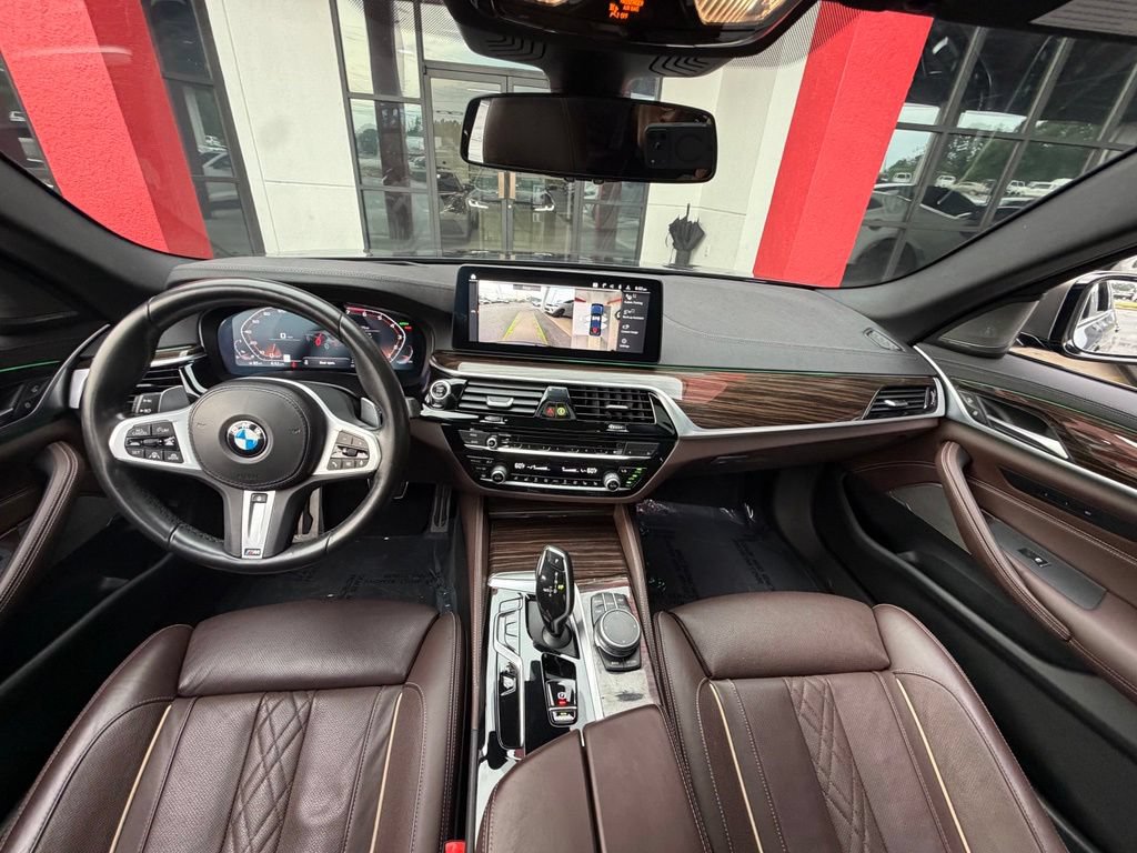 Used 2022 BMW M550i xDrive w/ Dynamic Handling Package AWD/4WD image 32