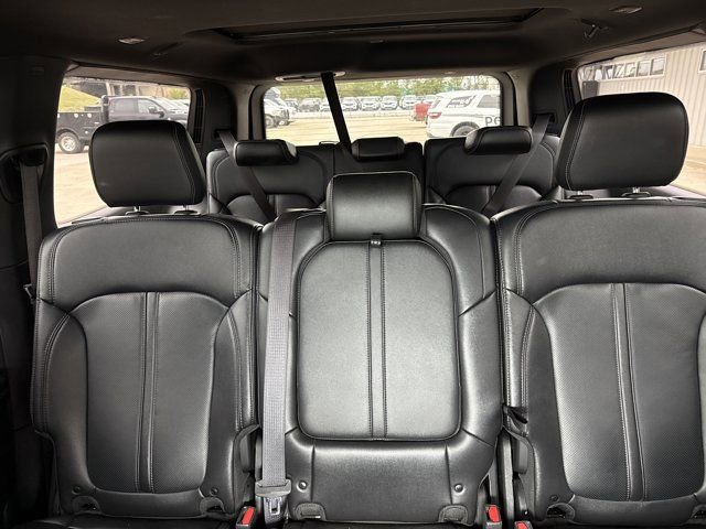 Used 2024 Jeep Wagoneer 4WD w/ Premium Group I image 23