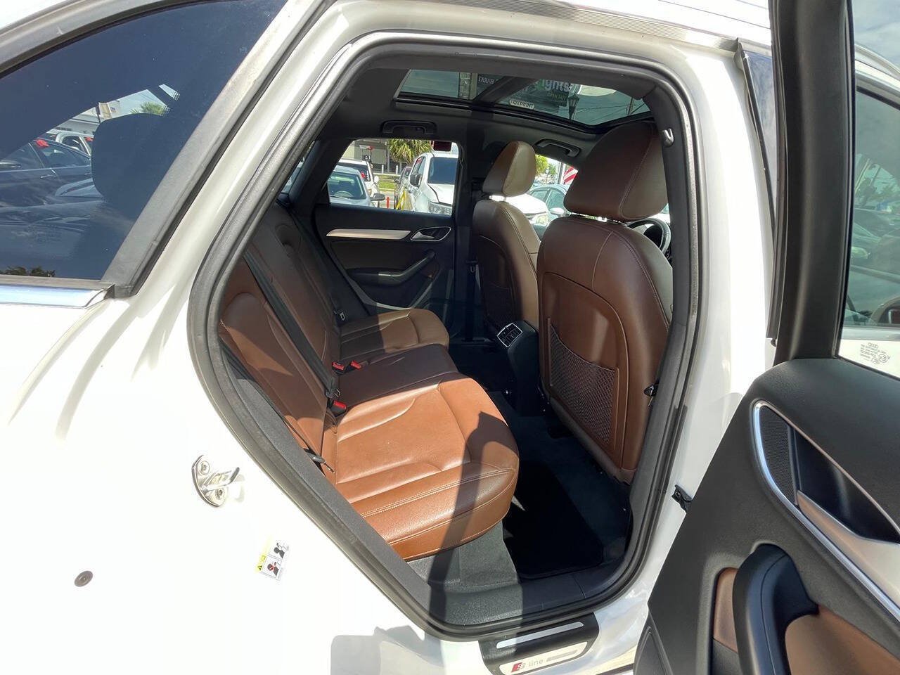 Used 2018 Audi Q3 2.0T Premium Plus AWD/4WD image 23