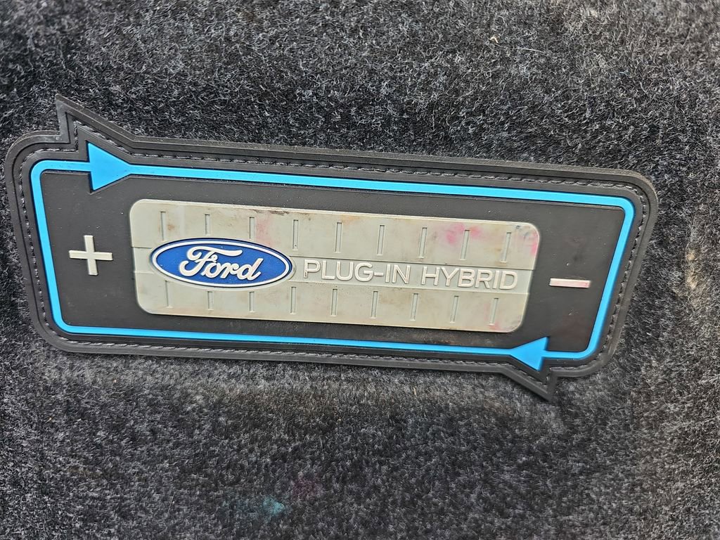 Used 2017 Ford Fusion Energi SE image 13