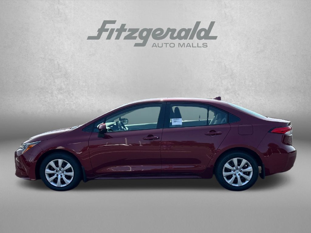 Used 2026 Toyota Corolla LE FWD image 5