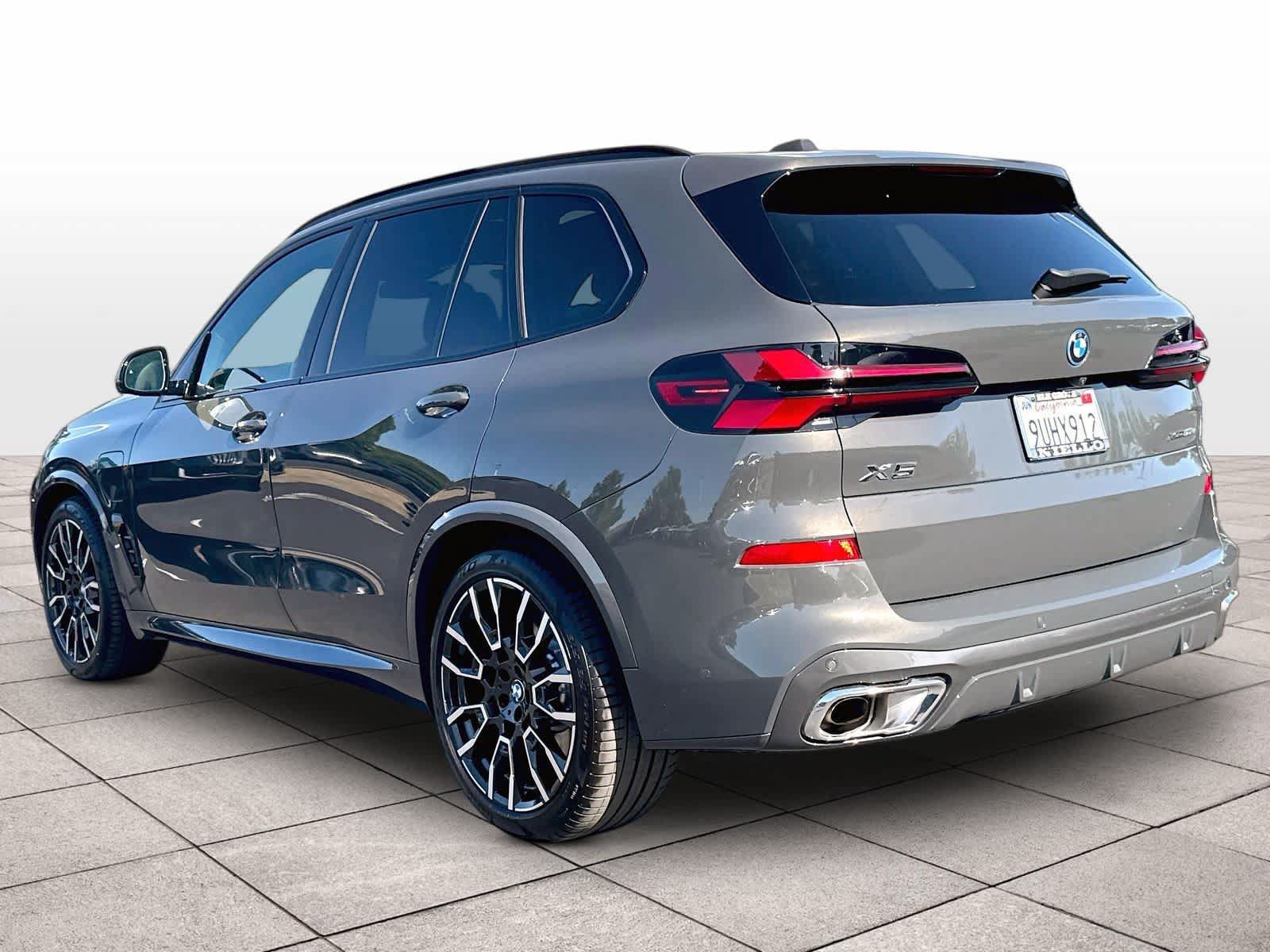 Used 2026 BMW X5 xDrive50e w/ M Sport Package AWD/4WD image 7