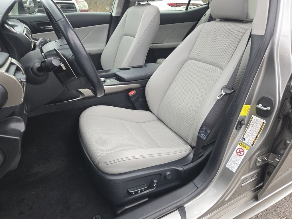 Used 2016 Lexus IS 300 AWD w/ Premium Package image 6