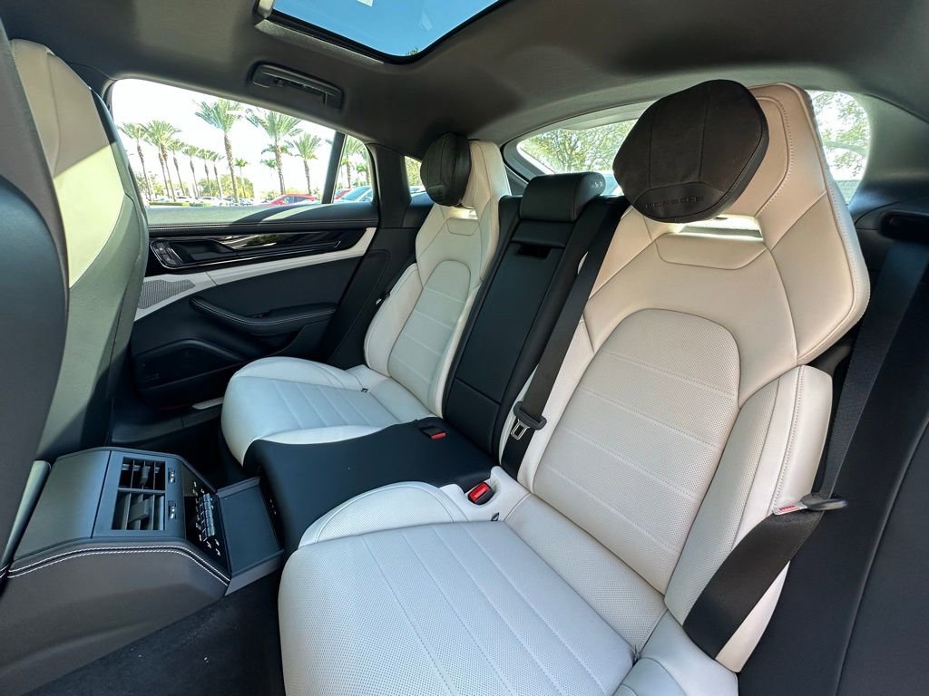 Used 2026 Porsche Panamera image 36