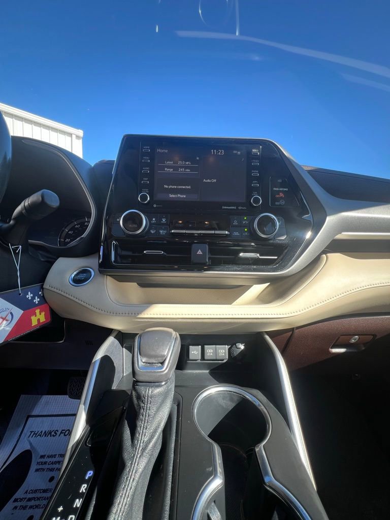 Used 2020 Toyota Highlander XLE image 12