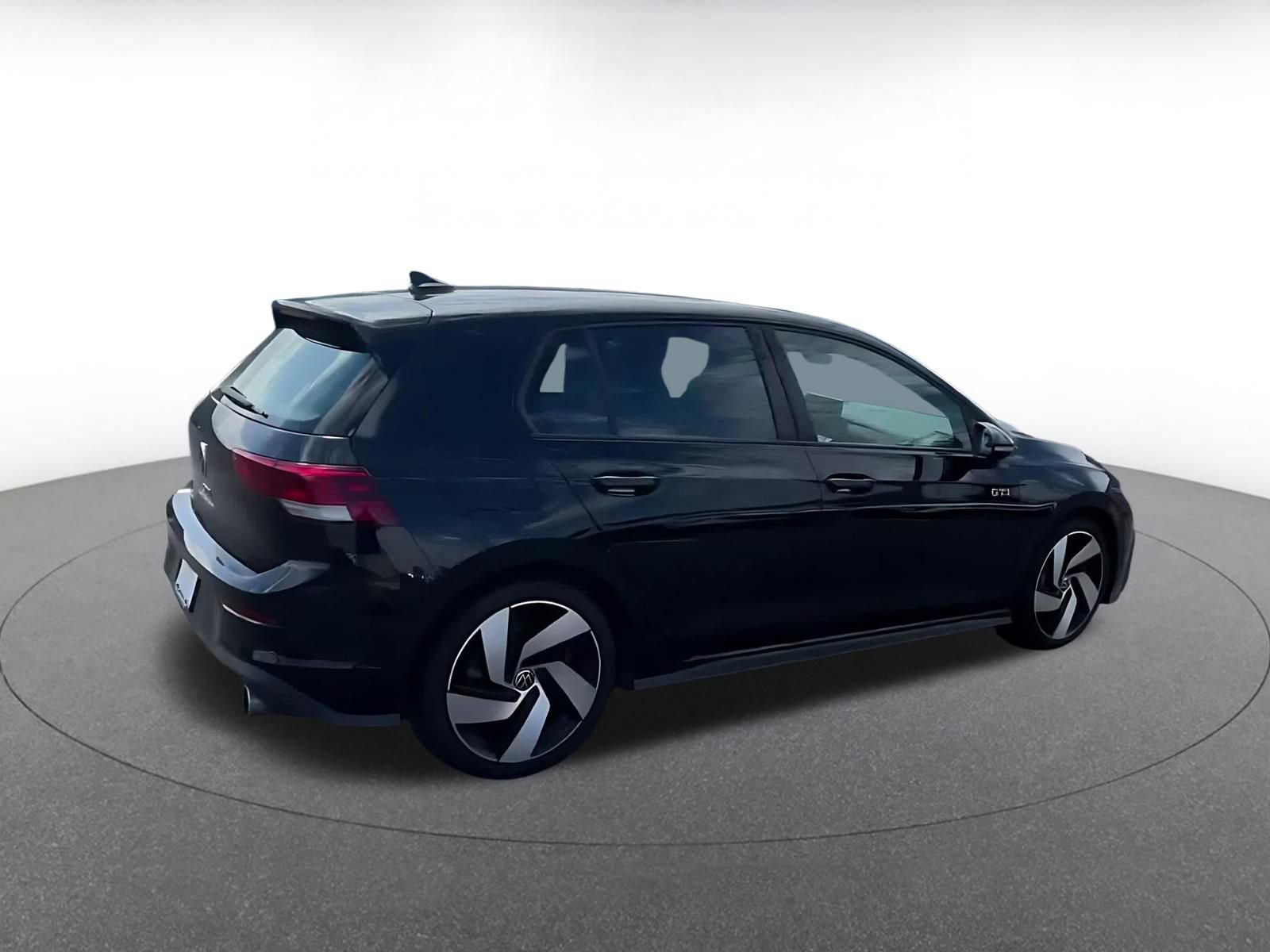 Used 2026 Volkswagen Golf S FWD image 14