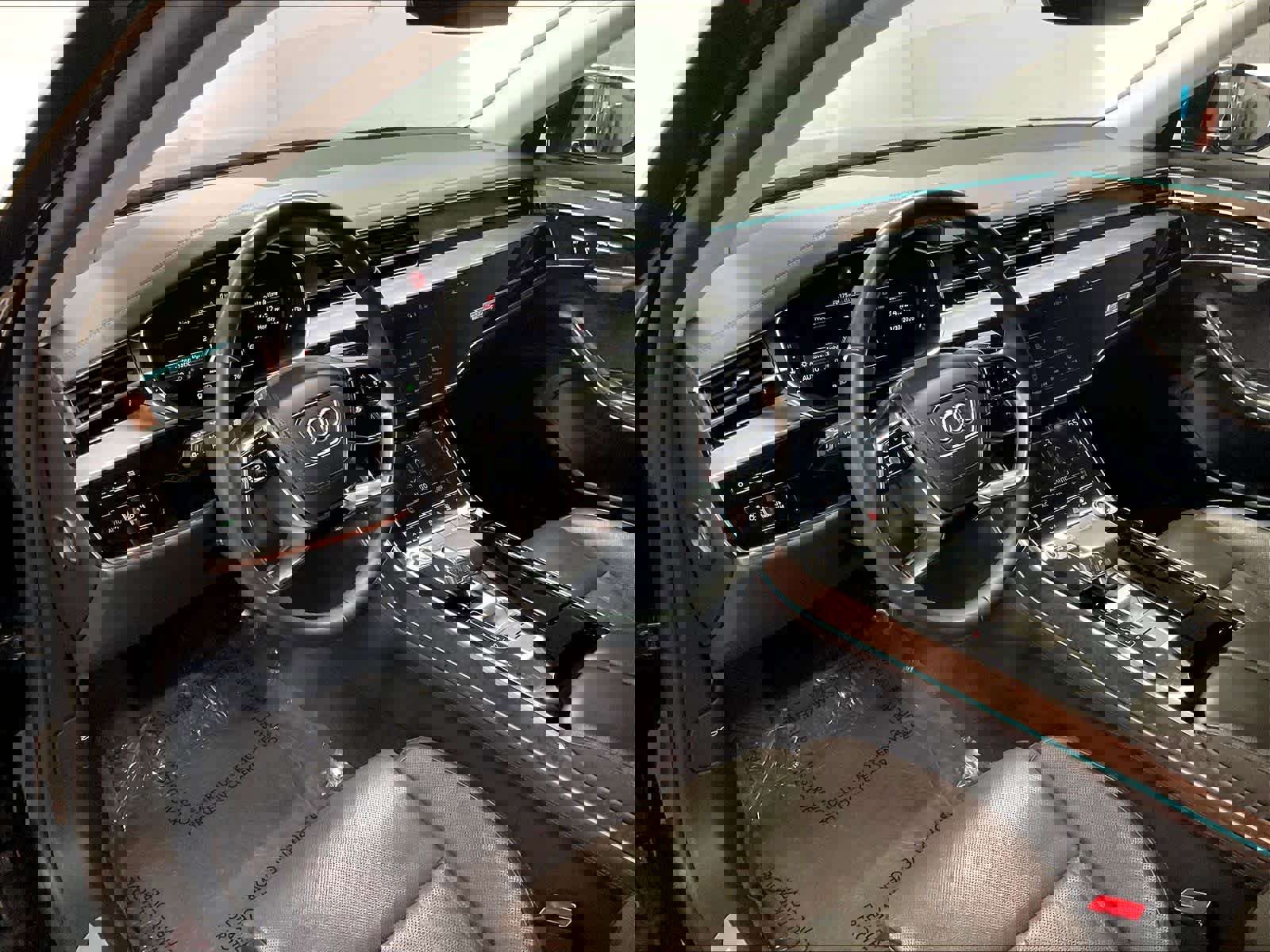 Used 2021 Audi A8 L 3.0T w/ Executive Plus Package image 15