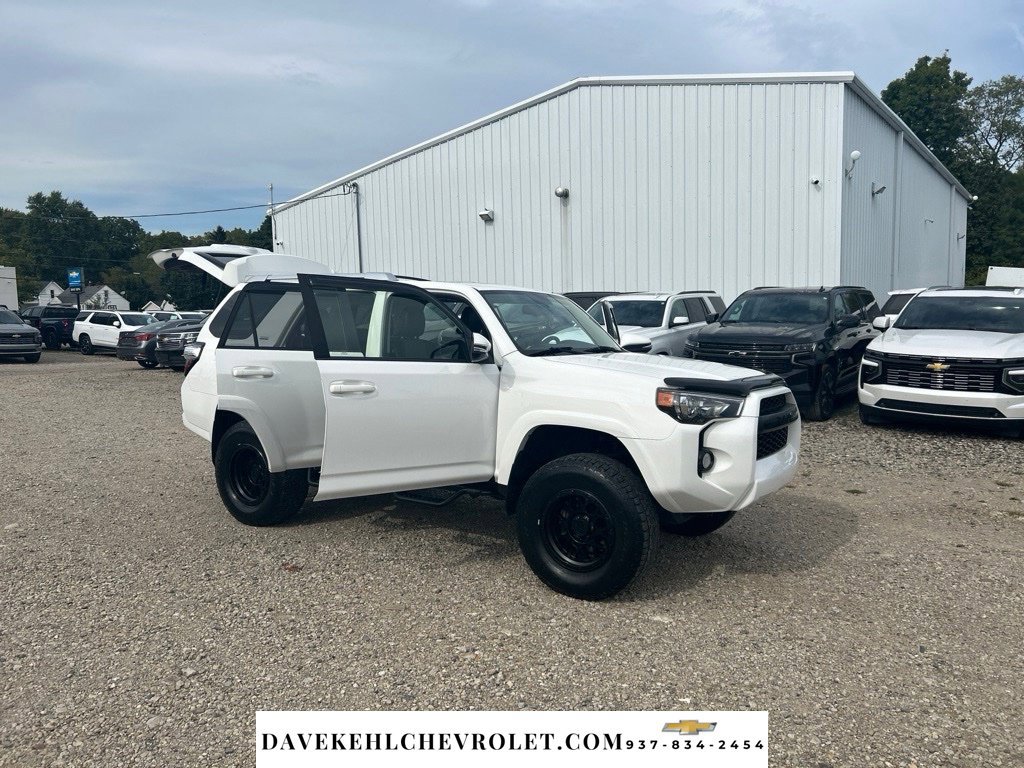 Used 2018 Toyota 4Runner SR5 Premium AWD/4WD image 30