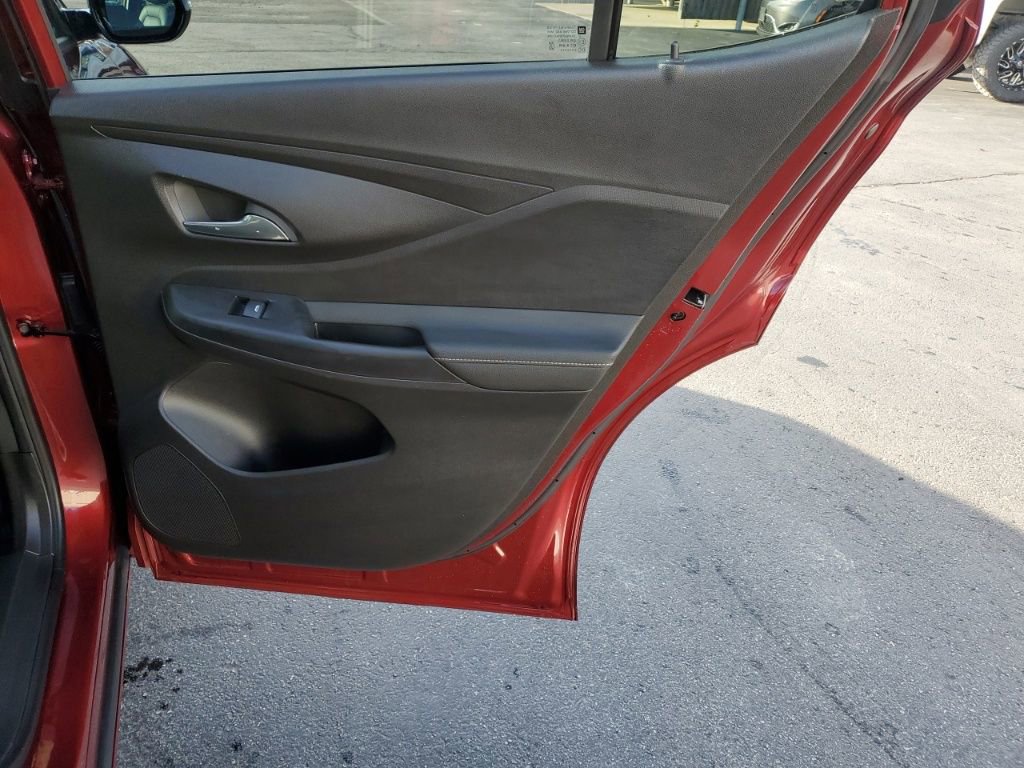 Used 2025 Buick Envista Avenir image 29