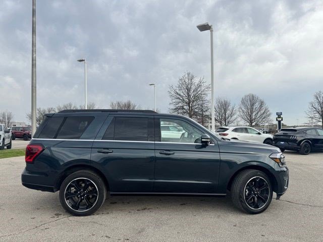 Certified 2024 Ford Expedition Limited image 9