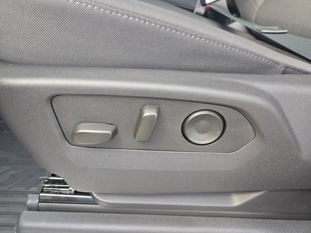 New 2026 Chevrolet Silverado 1500 LT image 17