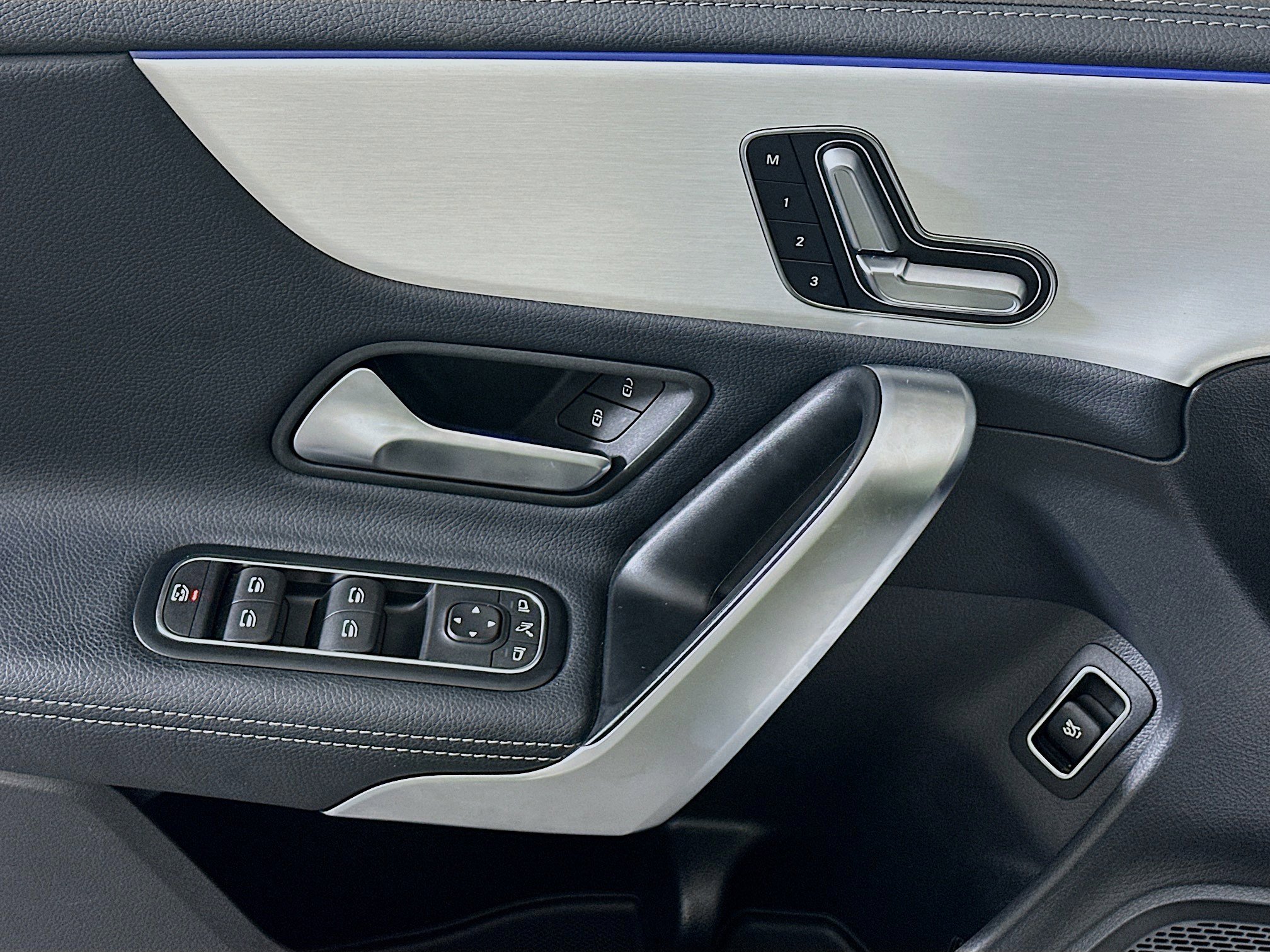 Used 2025 Mercedes-Benz CLA 250 image 15