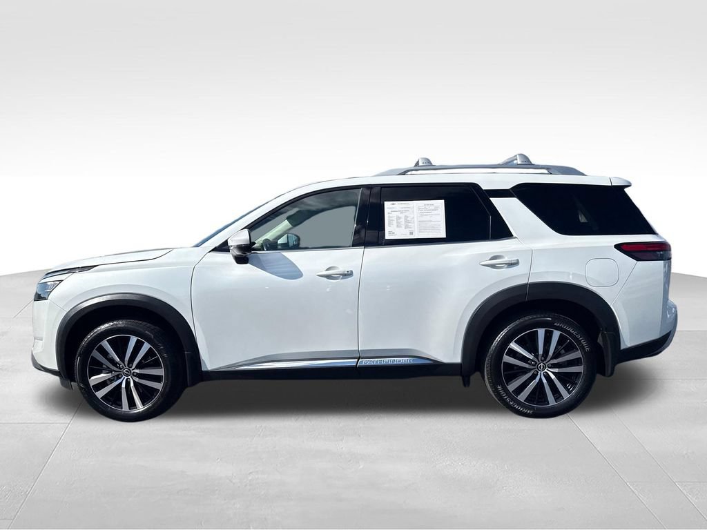Used 2025 Nissan Pathfinder Platinum FWD video 2