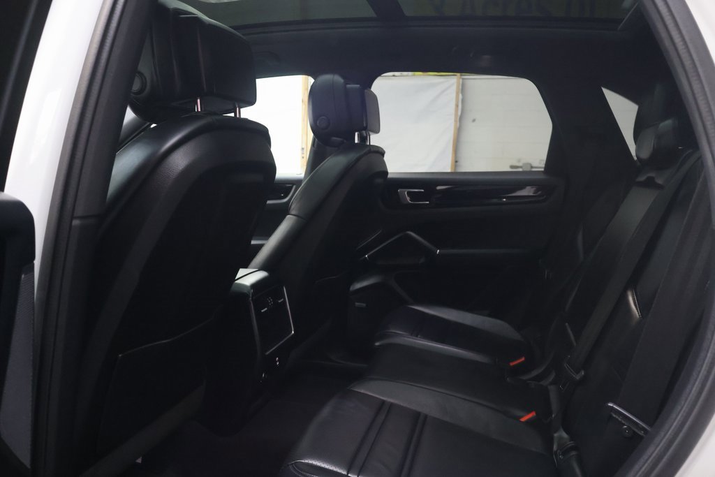 Used 2021 Porsche Cayenne image 15
