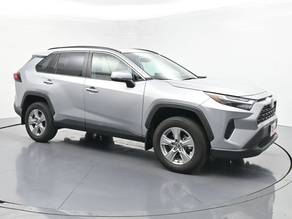 Used 2023 Toyota RAV4 XLE AWD/4WD image 9