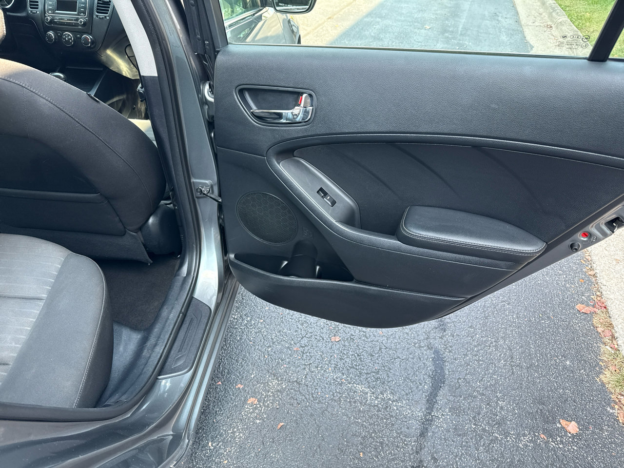 Used 2015 Kia Forte EX image 25