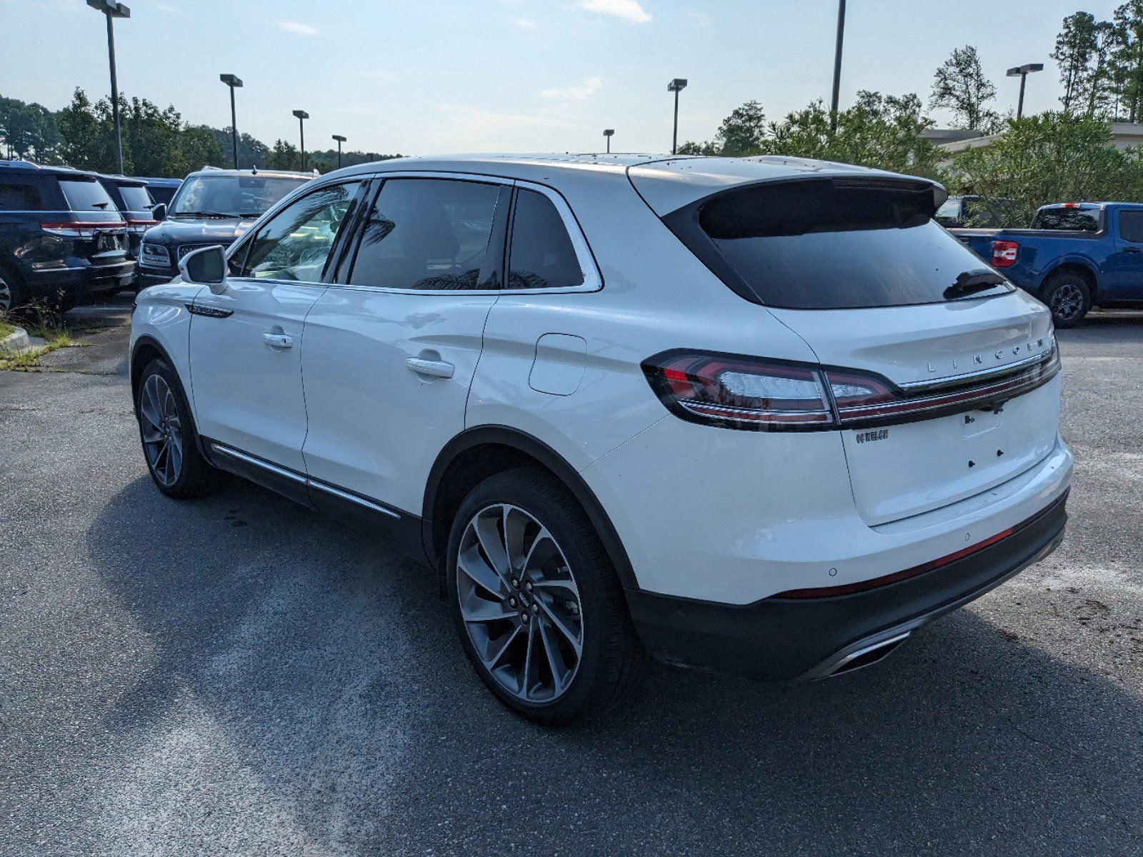 Certified 2023 Lincoln Nautilus Reserve w/ Equipment Group 202A image 7