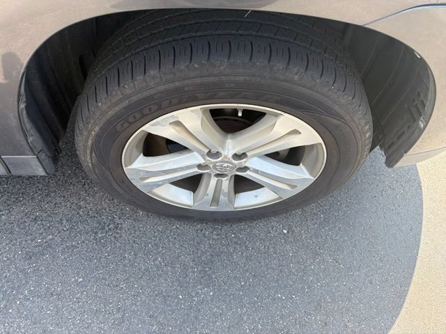 Used 2012 Toyota Highlander Limited w/ Tow Pkg AWD/4WD image 10