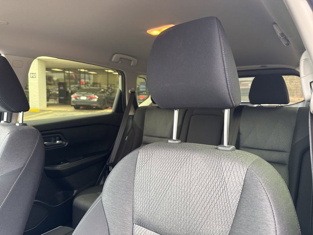 Used 2024 Nissan Rogue SV image 18