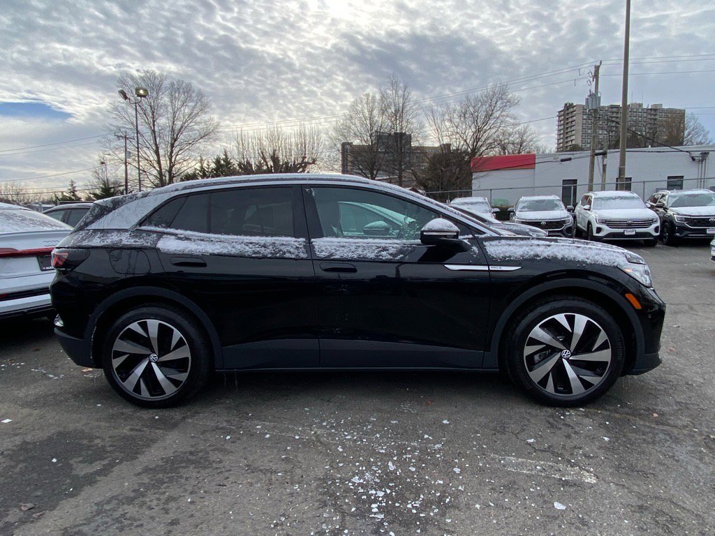 Certified 2022 Volkswagen ID.4 Pro S w/ Gradient Package image 2