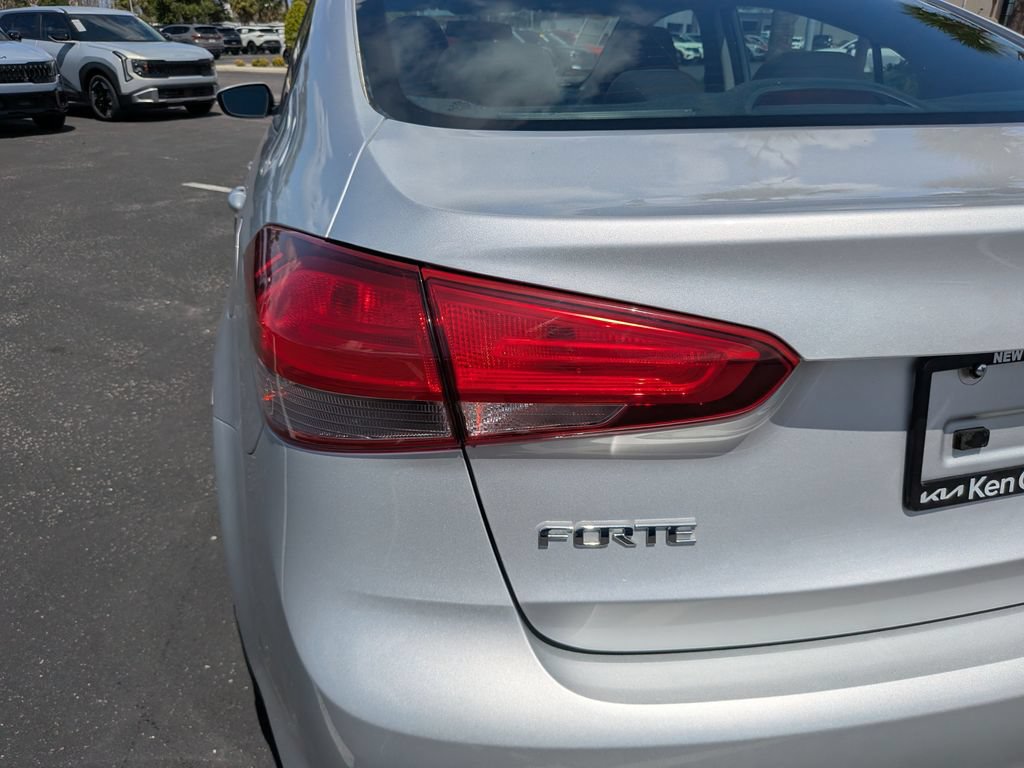 Used 2017 Kia Forte LX FWD image 13