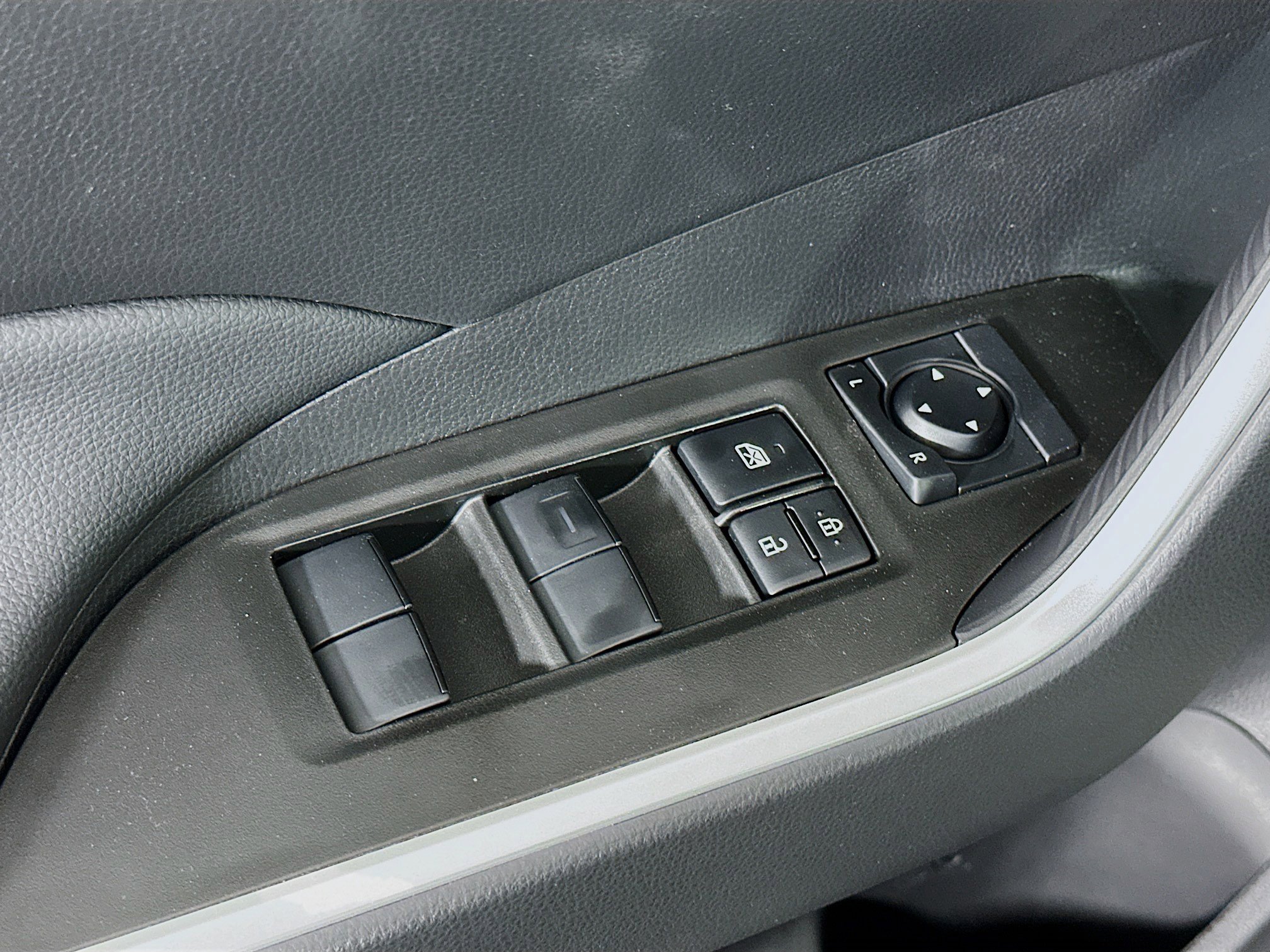 Used 2025 Toyota RAV4 LE image 15