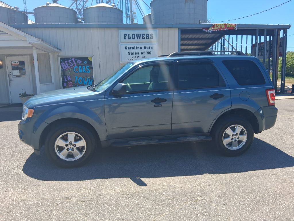 Used 2011 Ford Escape XLT AWD/4WD image 2
