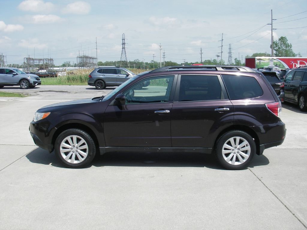 Used 2013 Subaru Forester 2.5X Limited AWD/4WD image 10