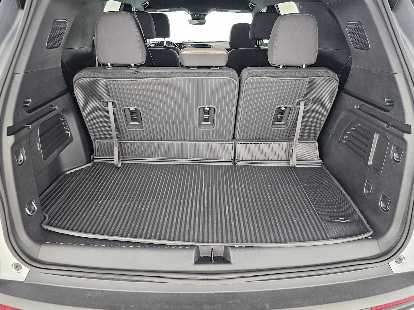 Used 2026 Chevrolet Traverse LT w/ Enhanced Driving Package FWD image 15