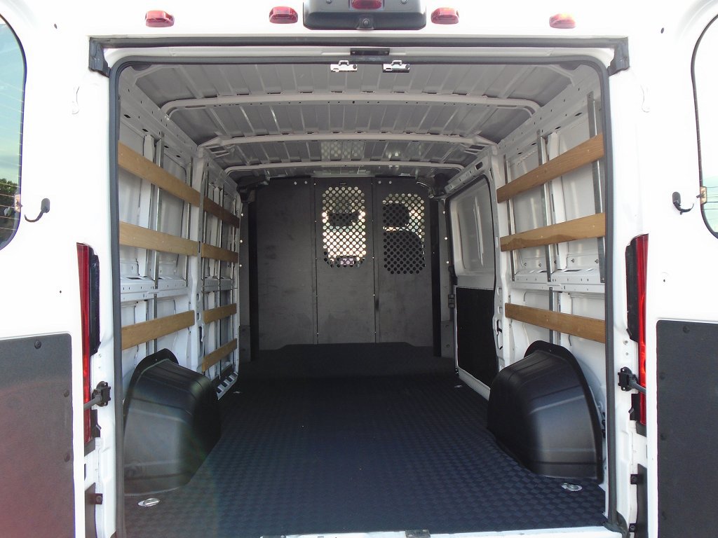 Used 2025 RAM ProMaster 2500 w/ U-Haul Equipment Group FWD image 17