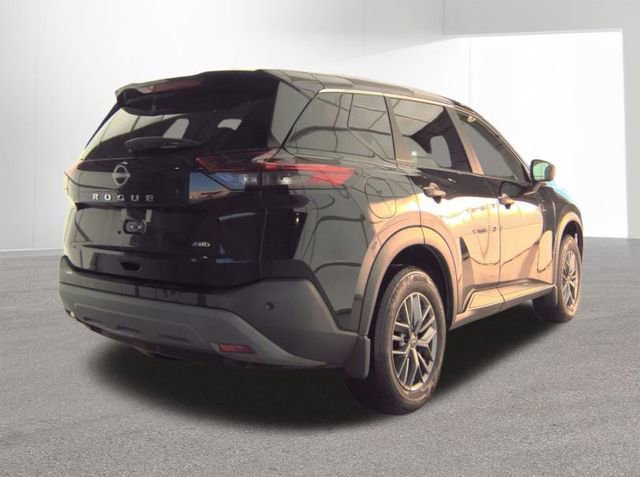 Used 2023 Nissan Rogue S image 2