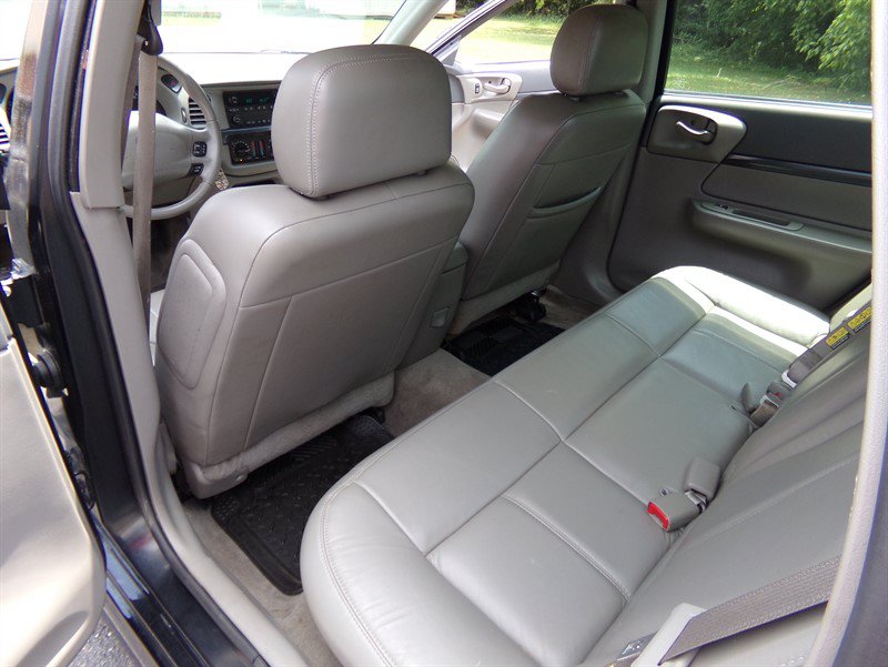 Used 2004 Chevrolet Impala SS w/ Preferred Equipment Group FWD image 23