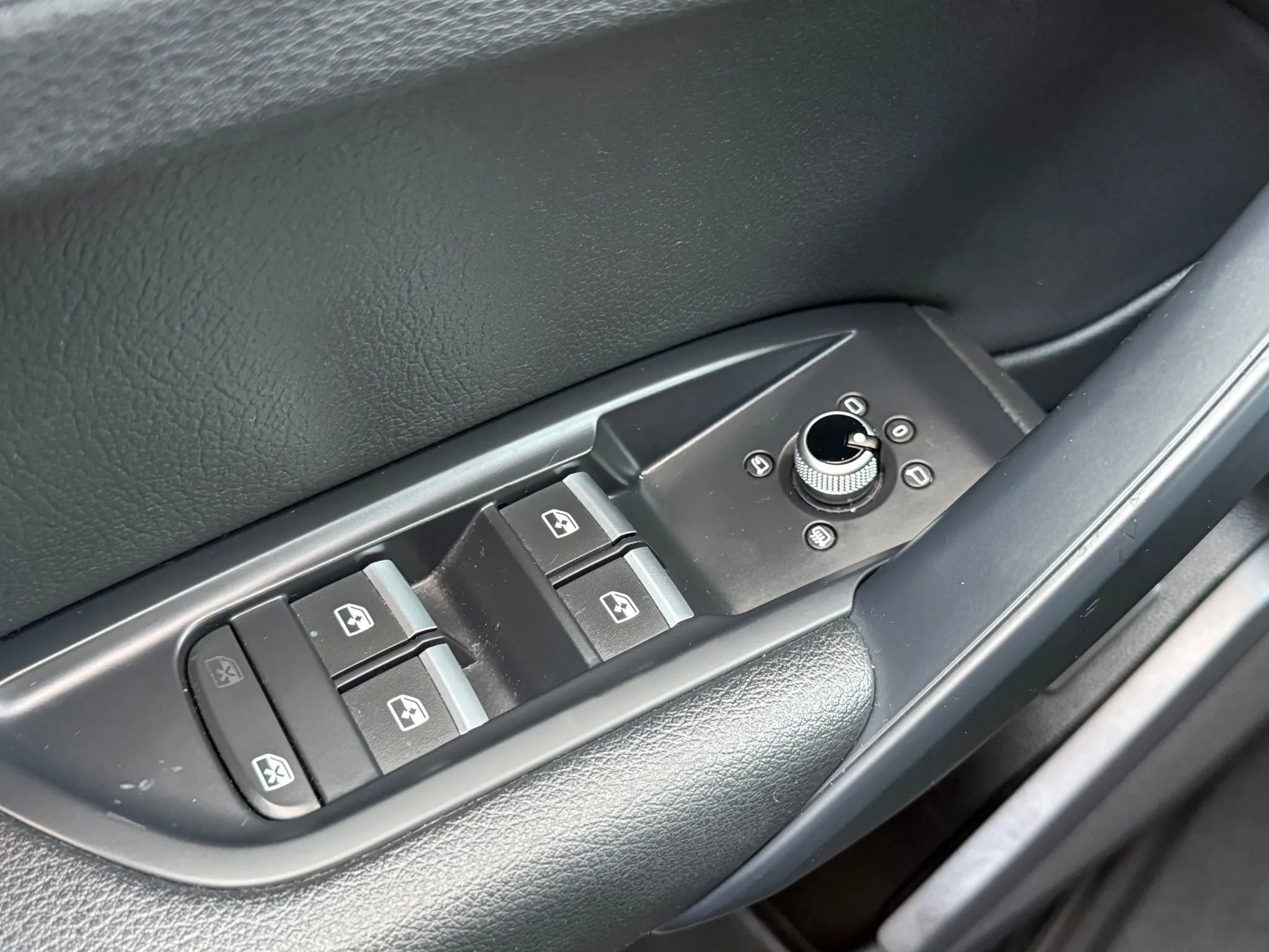 Used 2018 Audi Q5 2.0T Premium Plus w/ Premium Plus Package image 38