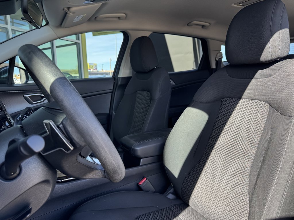 Used 2023 Kia Sportage LX image 34