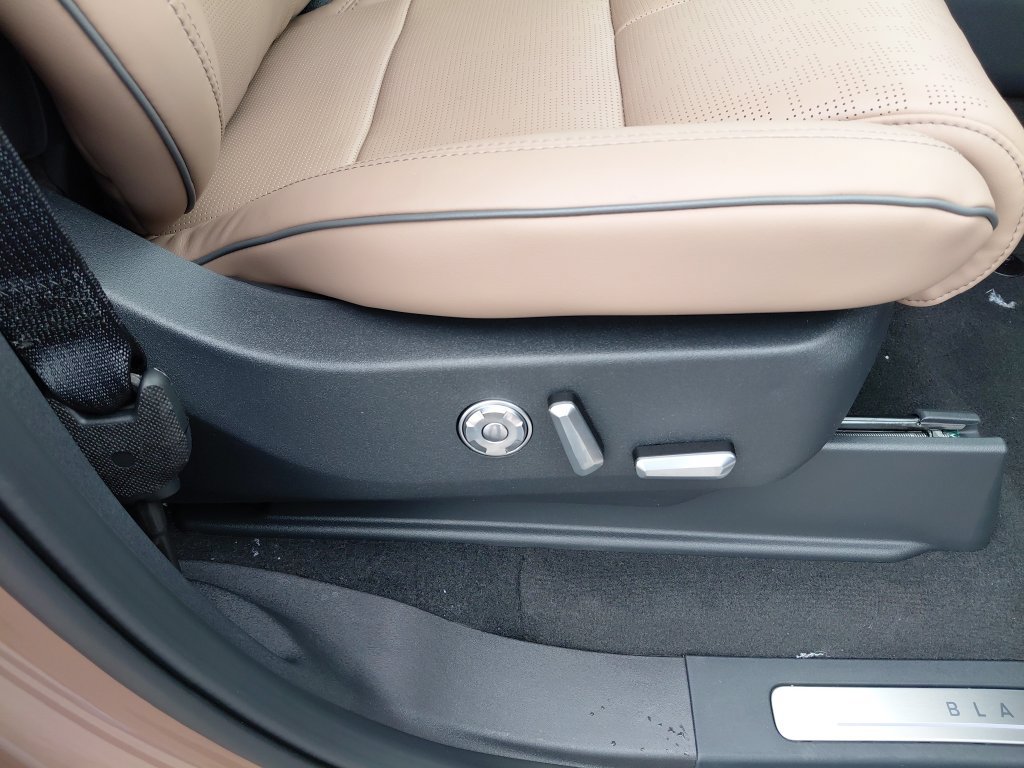 New 2026 Lincoln Navigator L Black Label AWD/4WD image 39