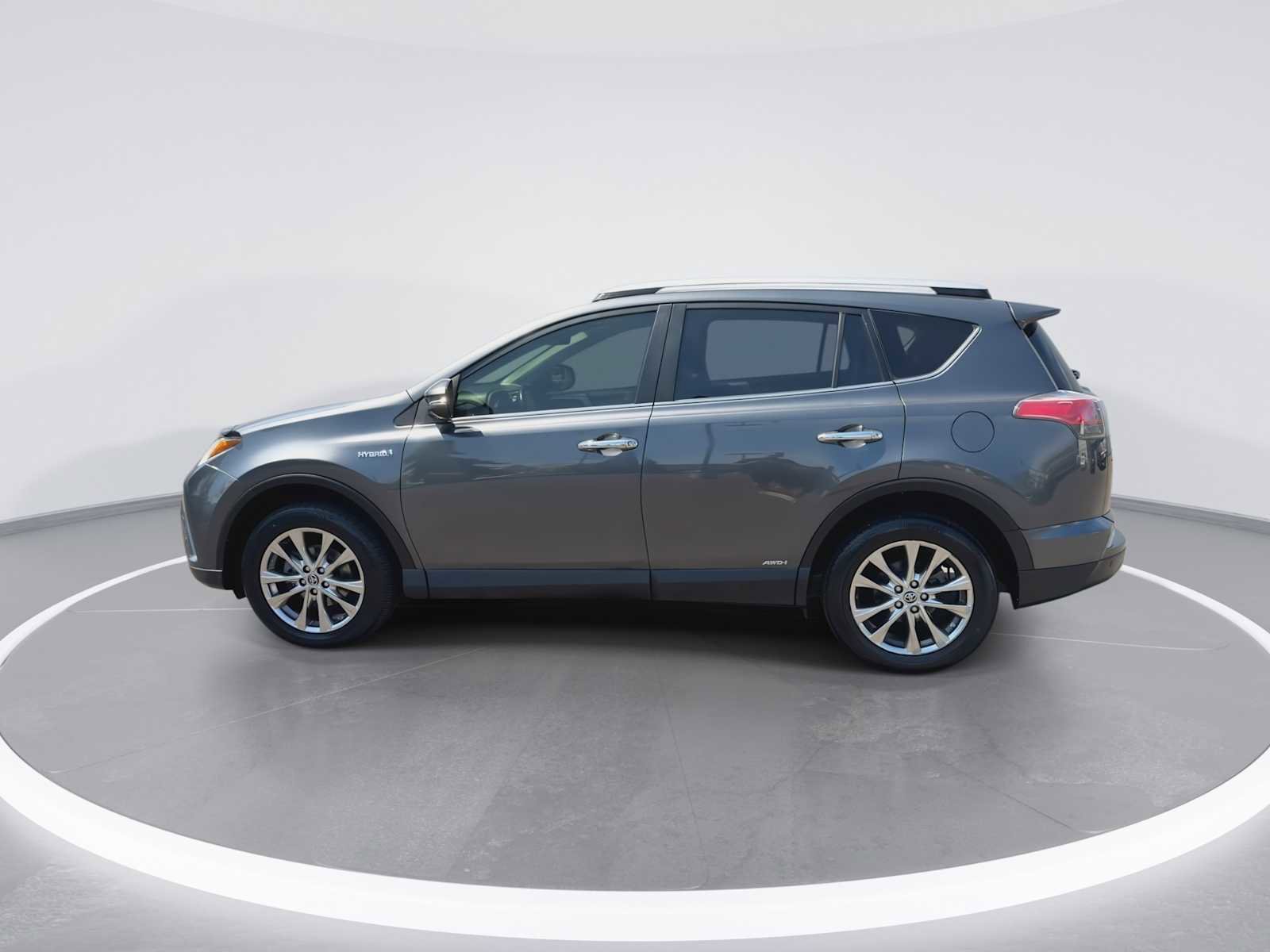 Used 2016 Toyota RAV4 Limited w/ Advanced Technology Package AWD/4WD image 5