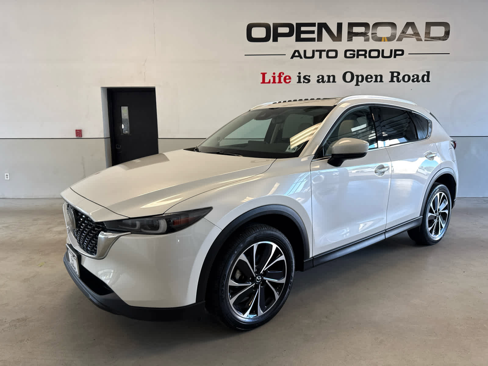 Certified 2023 MAZDA CX-5 AWD 2.5 S w/ Premium Package image 3