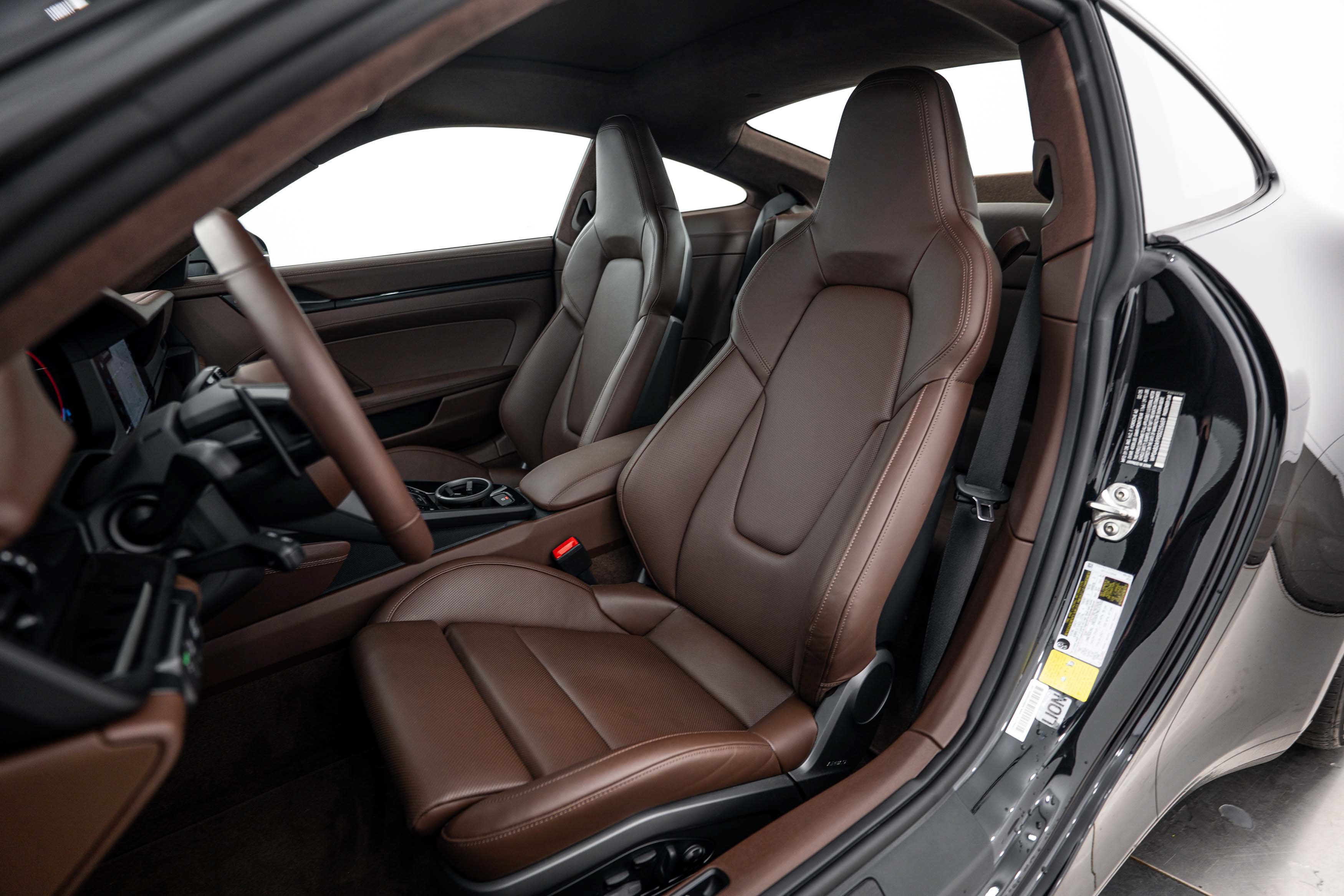 Certified 2025 Porsche 911 Carrera GTS RWD image 28