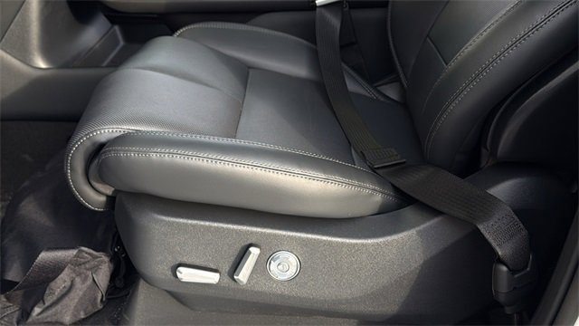 New 2026 Lincoln Navigator Reserve w/ Jet Appearance Package image 21