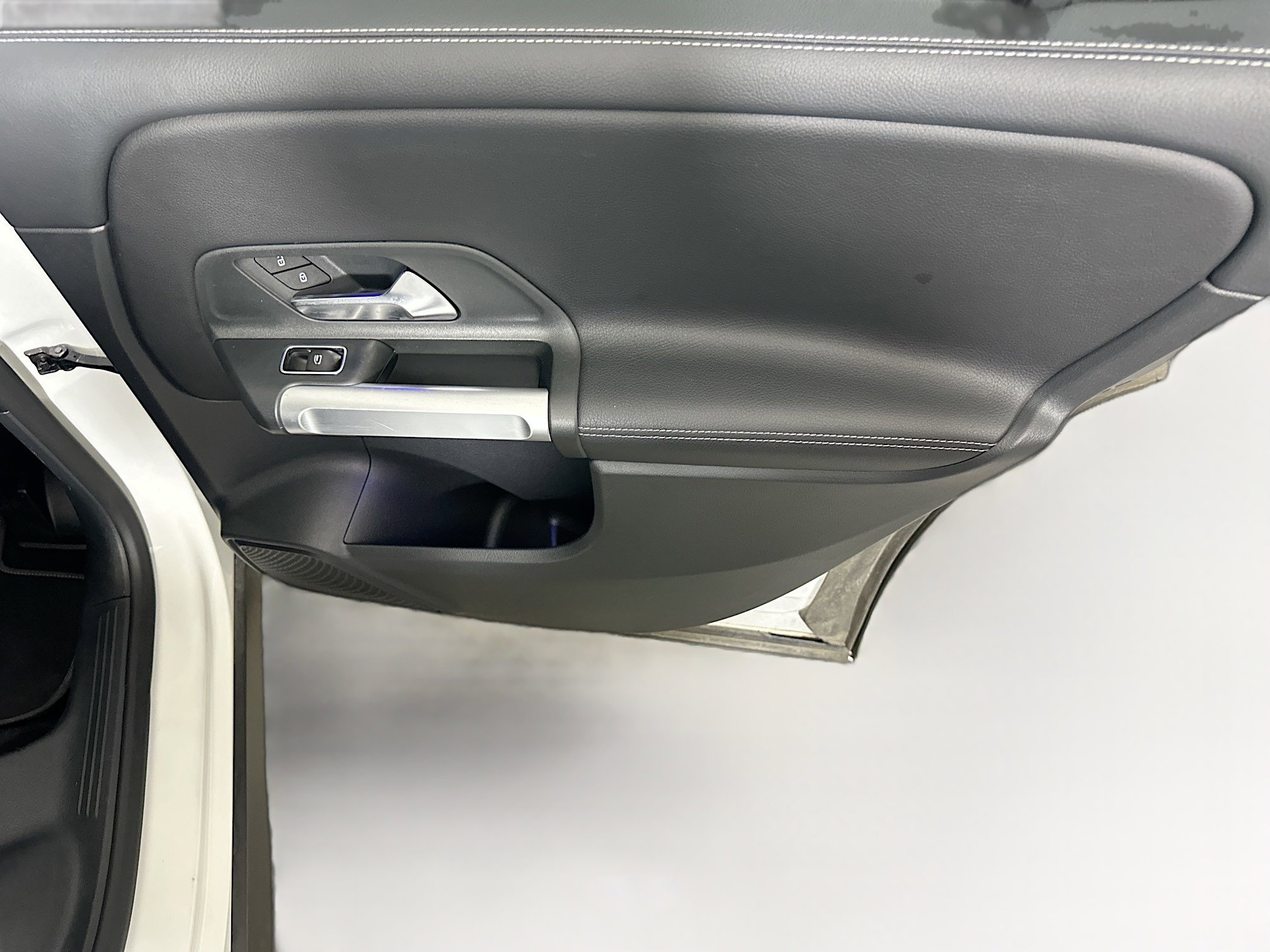 Used 2025 Mercedes-Benz GLB 250 4MATIC image 29