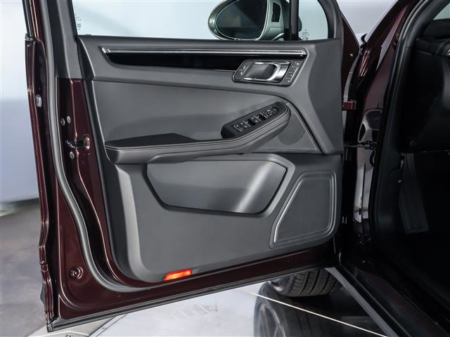 New 2026 Porsche Macan image 23