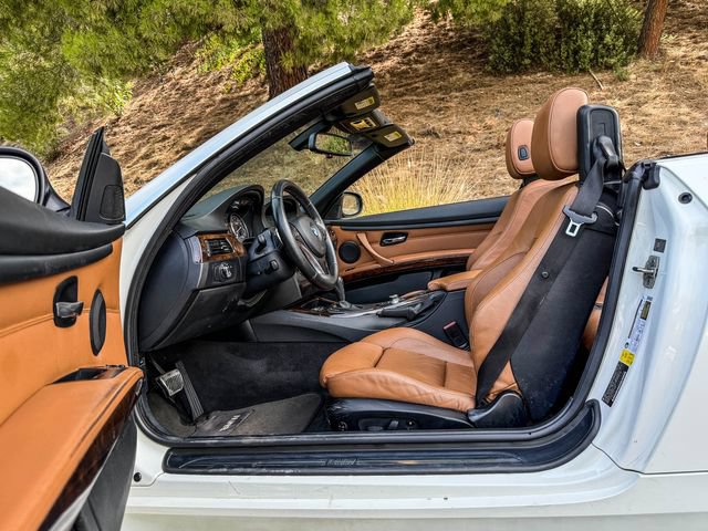 Used 2010 BMW 335i Convertible RWD image 19