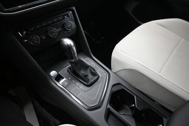 Used 2018 Volkswagen Tiguan SE FWD image 14