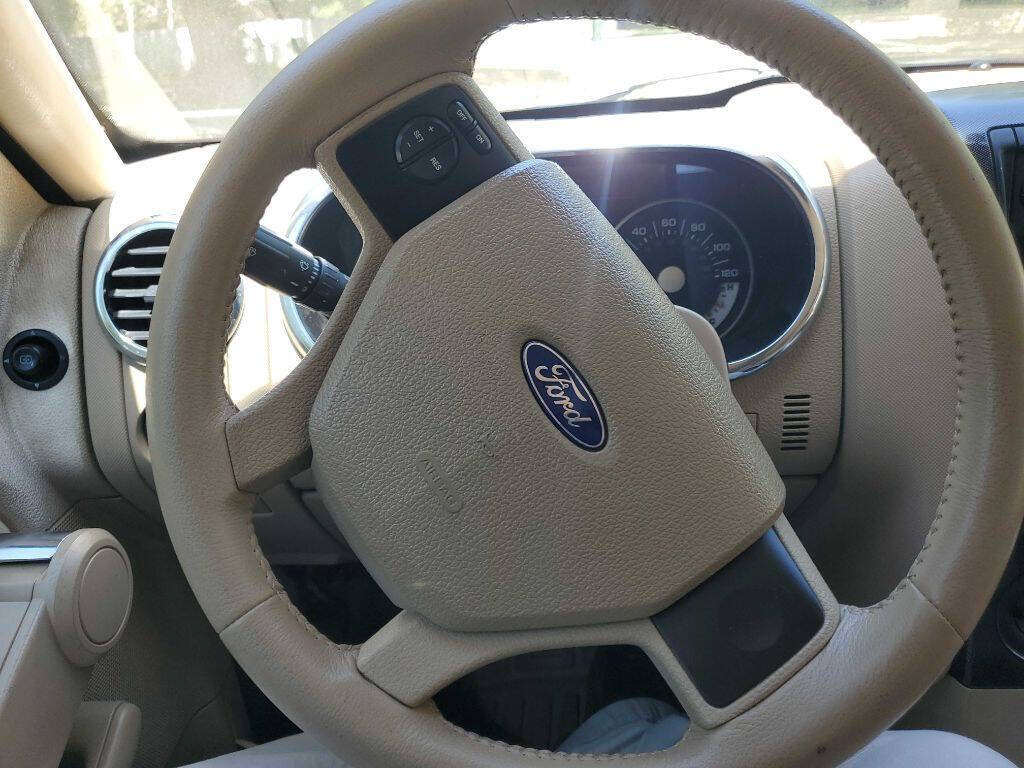 Used 2007 Ford Explorer XLT RWD image 29