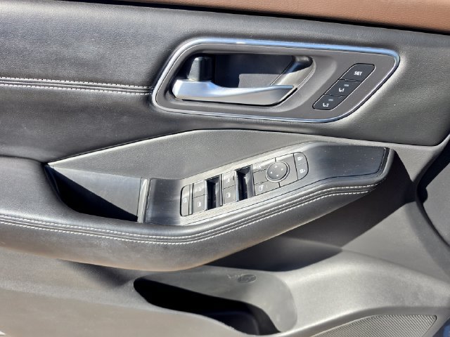 Certified 2021 Nissan Rogue SL w/ Premium Package FWD image 10