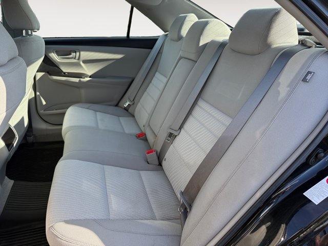 Used 2017 Toyota Camry LE FWD image 11