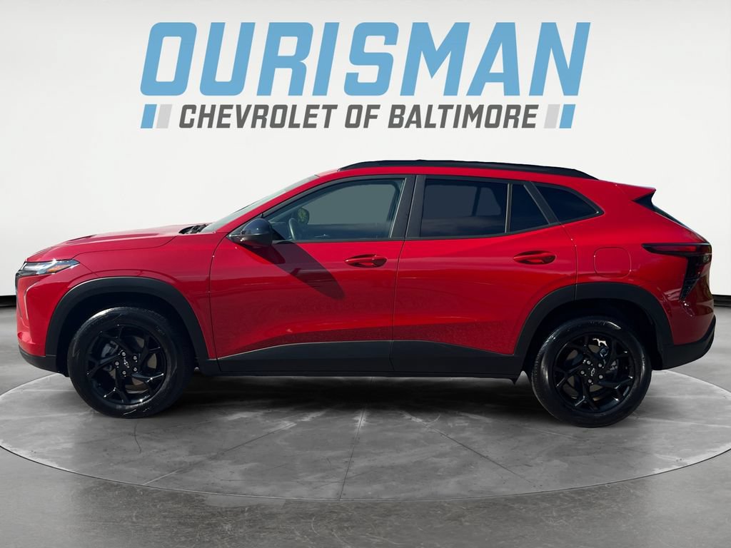 Used 2026 Chevrolet Trax LT w/ Sunroof Package FWD image 3