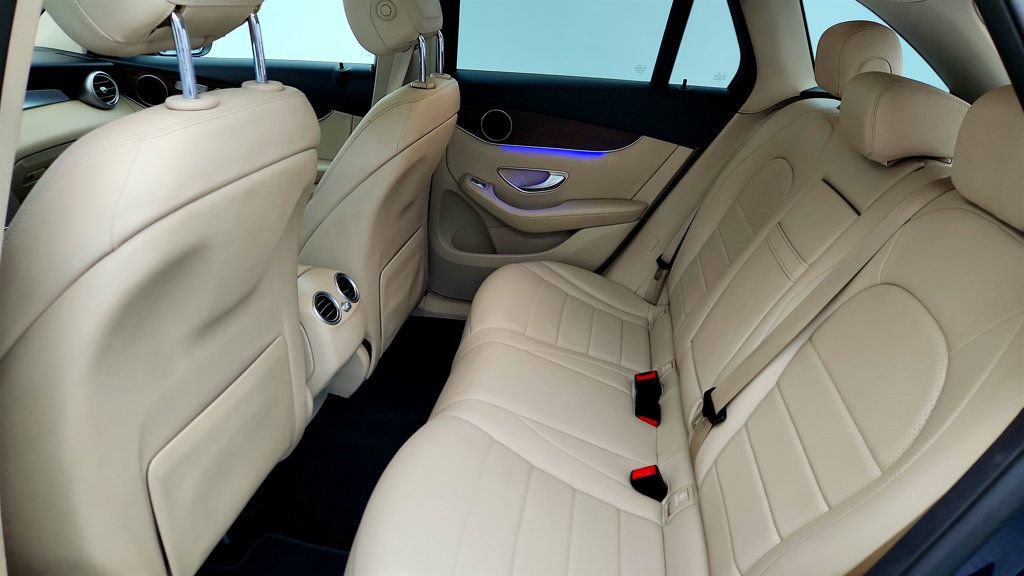 Used 2022 Mercedes-Benz GLC 300 4MATIC w/ Premium Package Lite image 20