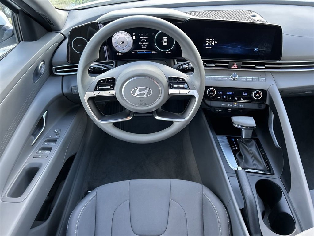 Certified 2024 Hyundai Elantra SEL image 3