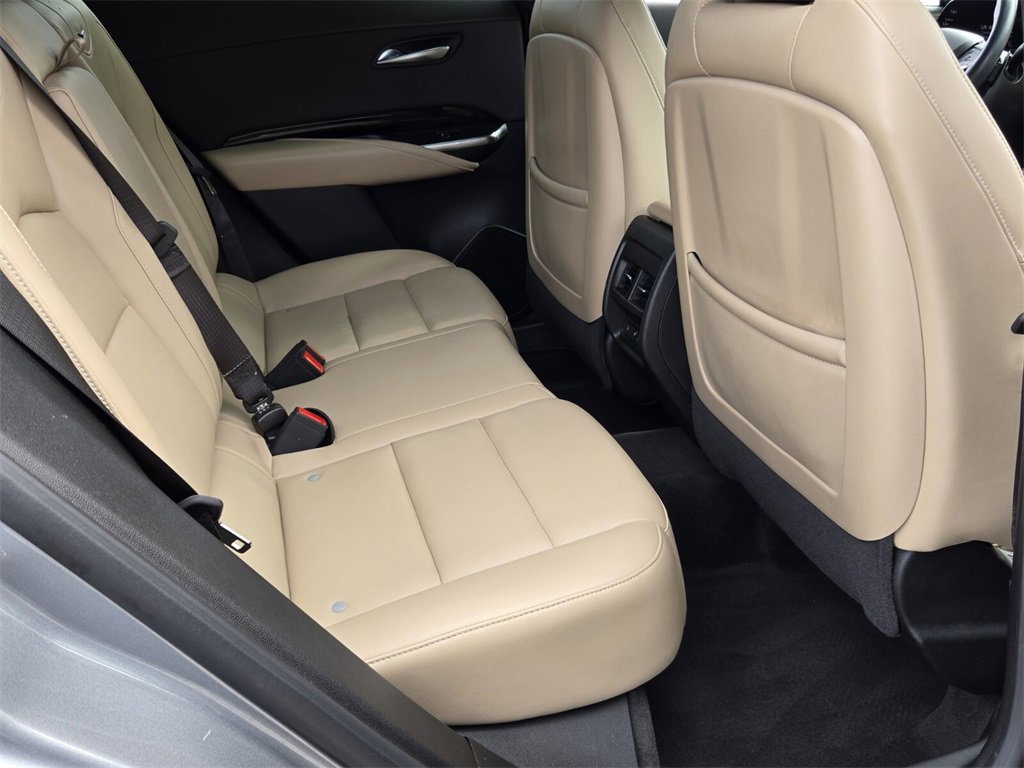 Used 2024 Cadillac XT4 Luxury w/ Cold Weather Package image 17
